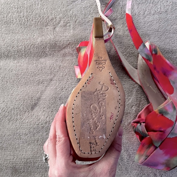 Alice + Olivia by Stacey Bendet Ilisa Watercolor-Print Wedge Sandal Size 40 - Picture 6 of 7